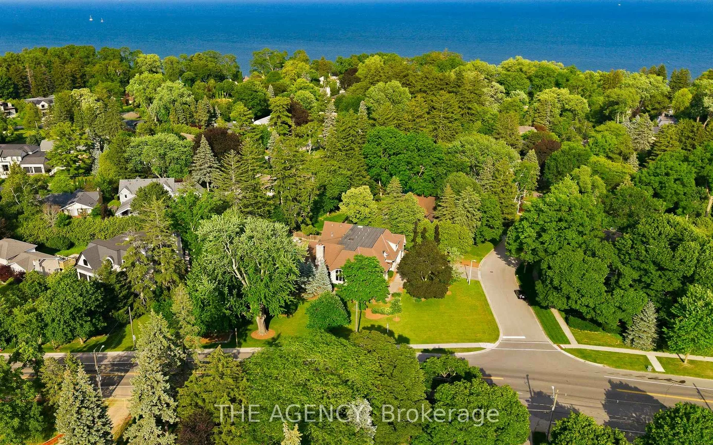 1098, Lakeshore, 1017 - SW Southwest, Oakville