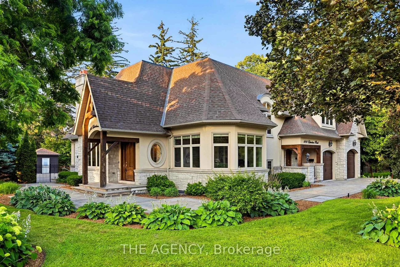 1098, Lakeshore, 1017 - SW Southwest, Oakville