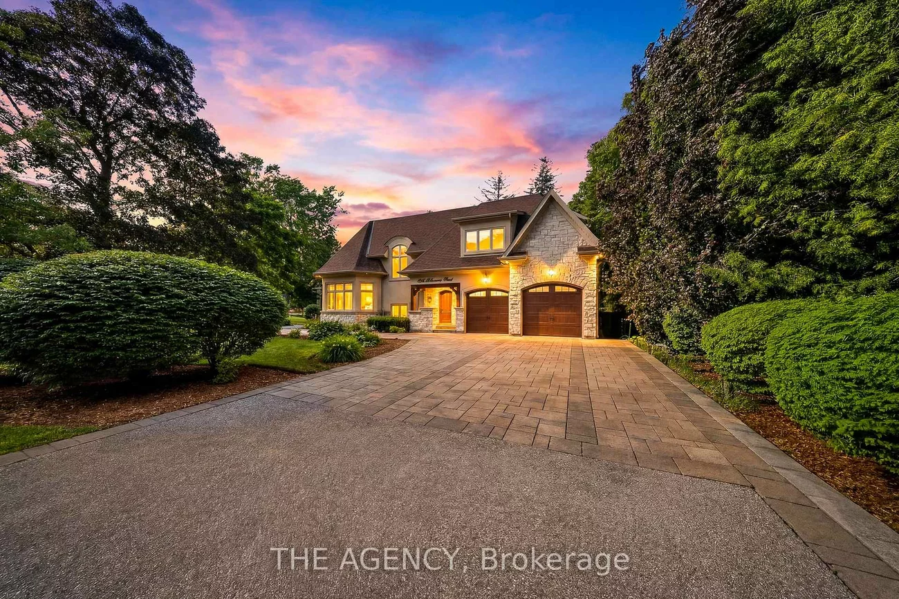 1098, Lakeshore, 1017 - SW Southwest, Oakville