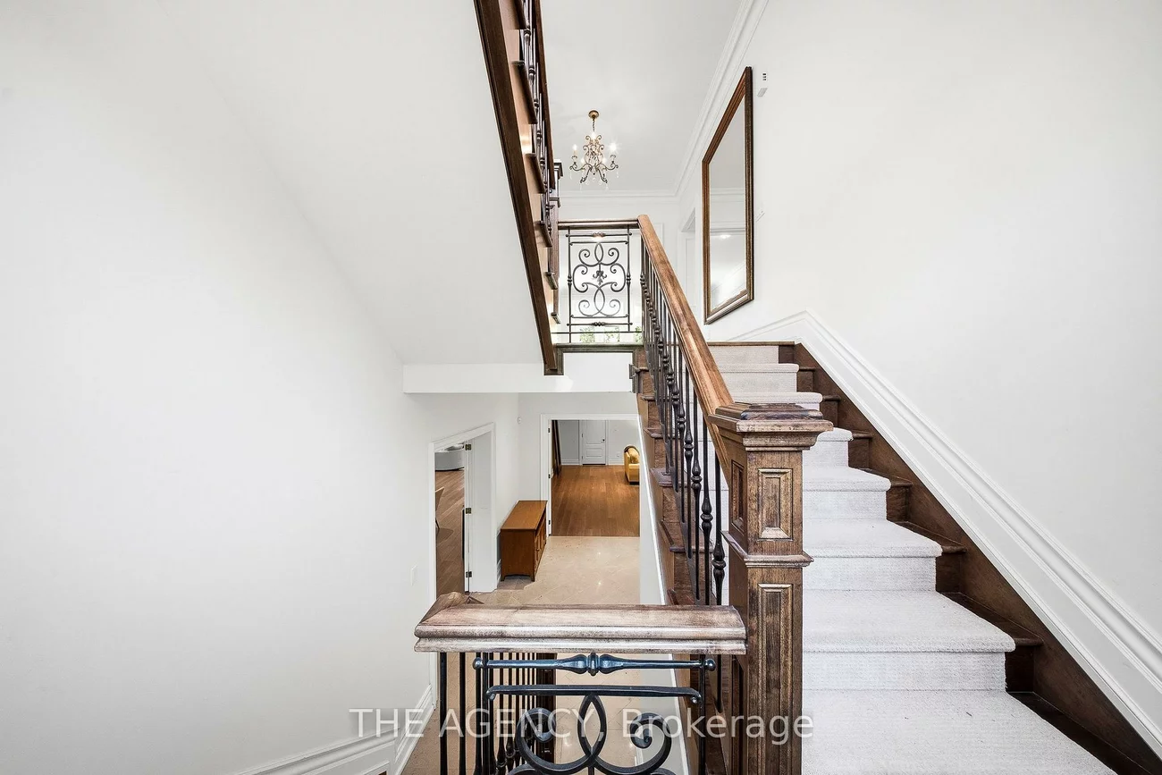 1098, Lakeshore, 1017 - SW Southwest, Oakville