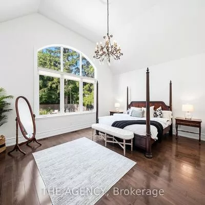 1098, Lakeshore, 1017 - SW Southwest, Oakville