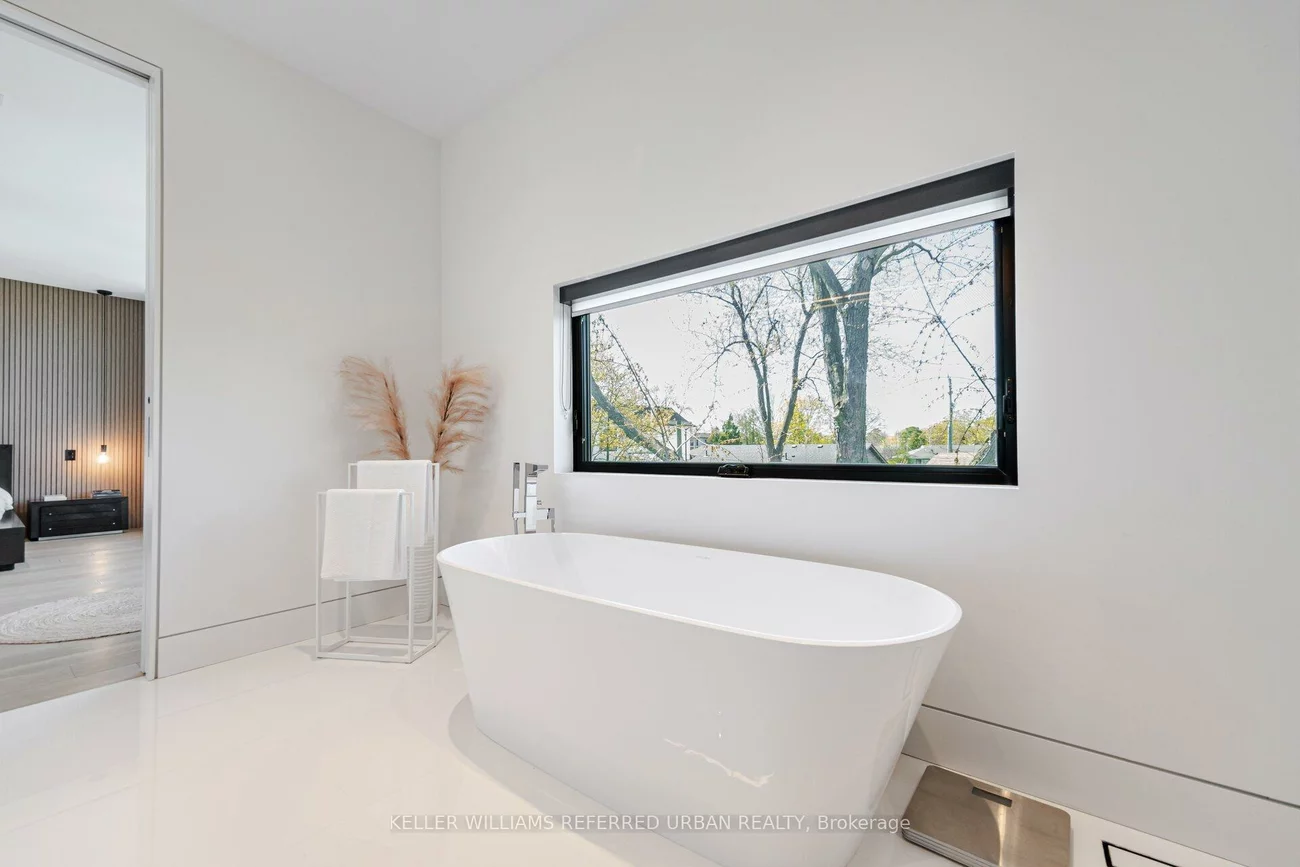1337, Waverly, 1020 - WO West, Oakville