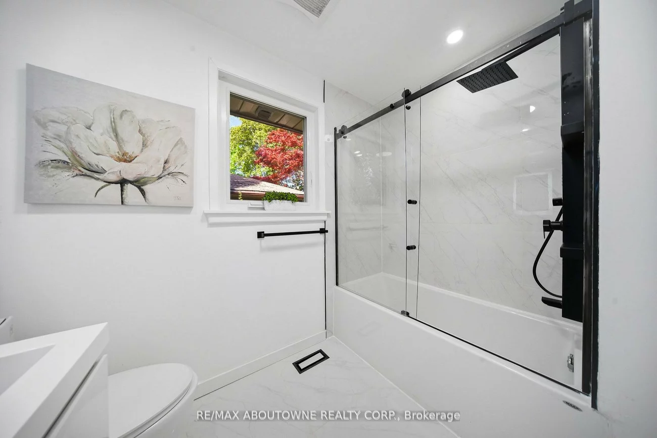 2066, Rebecca, 1001 - BR Bronte, Oakville