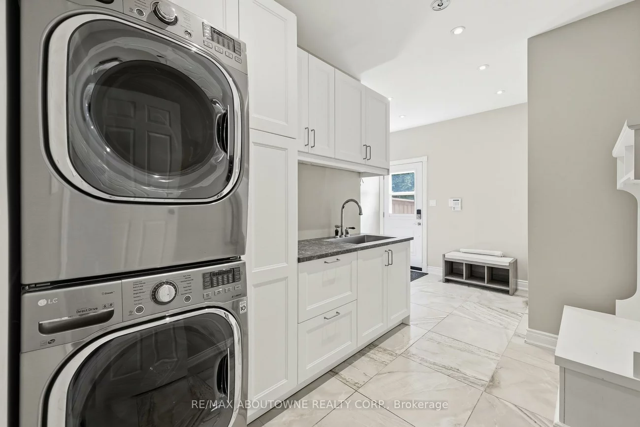 437, Cairncroft, 1011 - MO Morrison, Oakville
