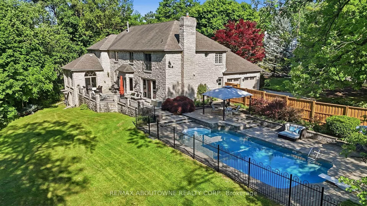 437, Cairncroft, 1011 - MO Morrison, Oakville