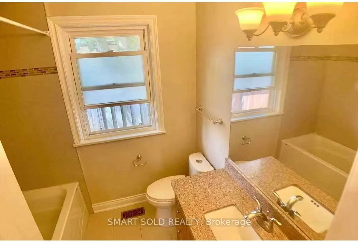 7, Sussex, Crosby, Richmond Hill