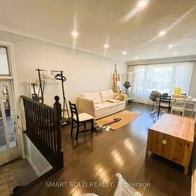 7, Sussex, Crosby, Richmond Hill