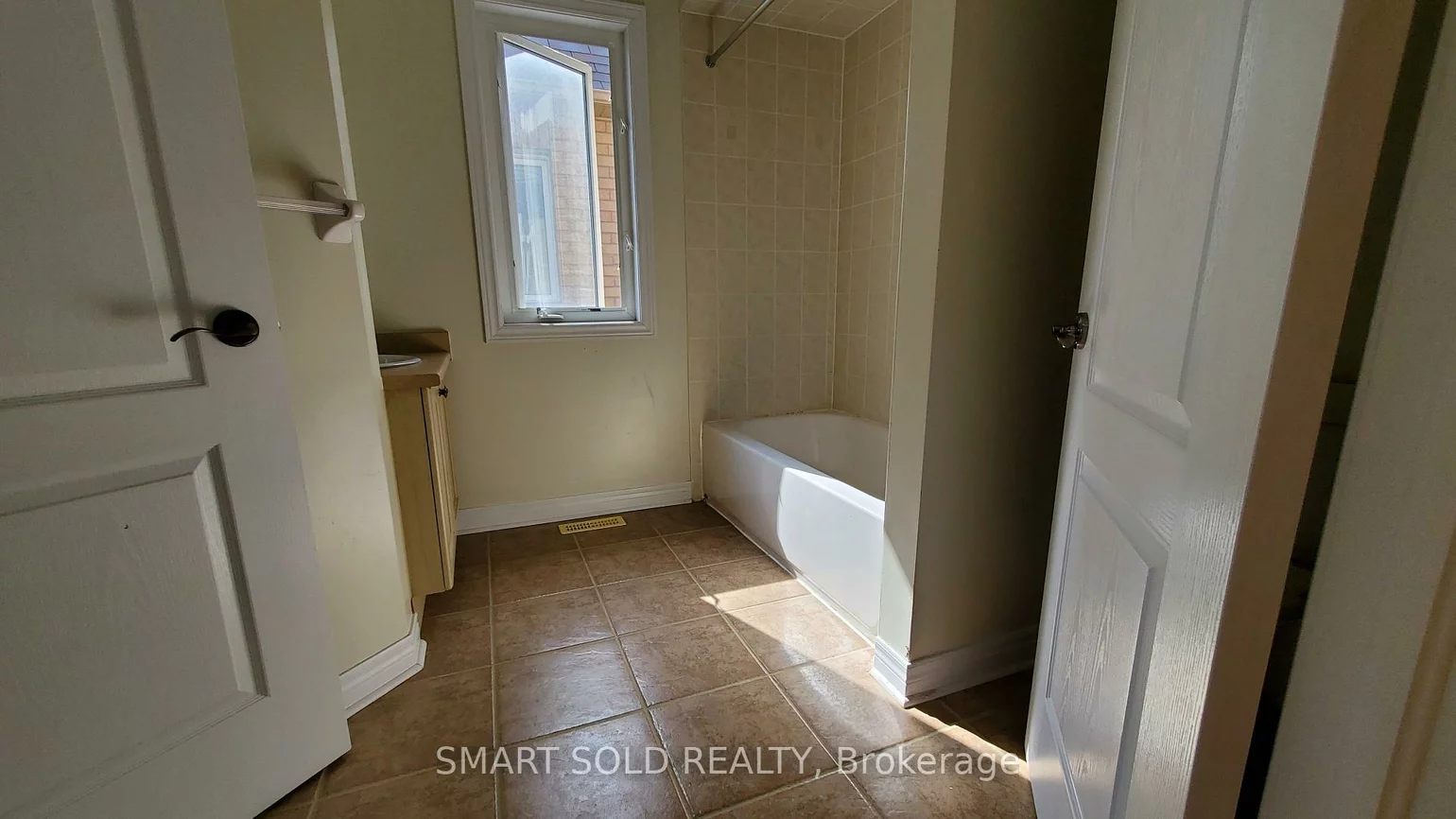 29, Shell, Rouge Woods, Richmond Hill