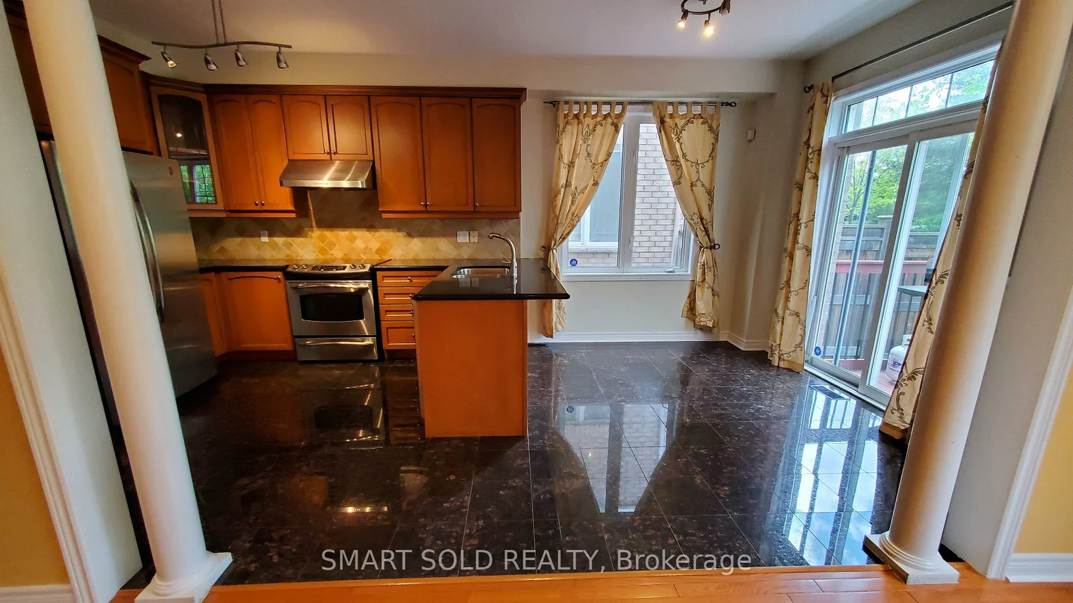 29, Shell, Rouge Woods, Richmond Hill