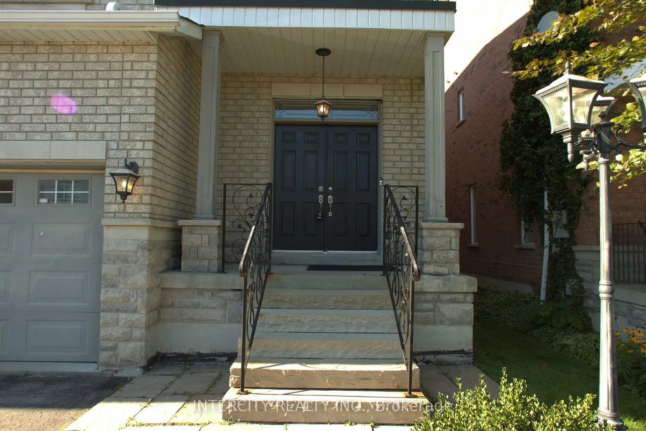 16, Waymount, Westbrook, Richmond Hill