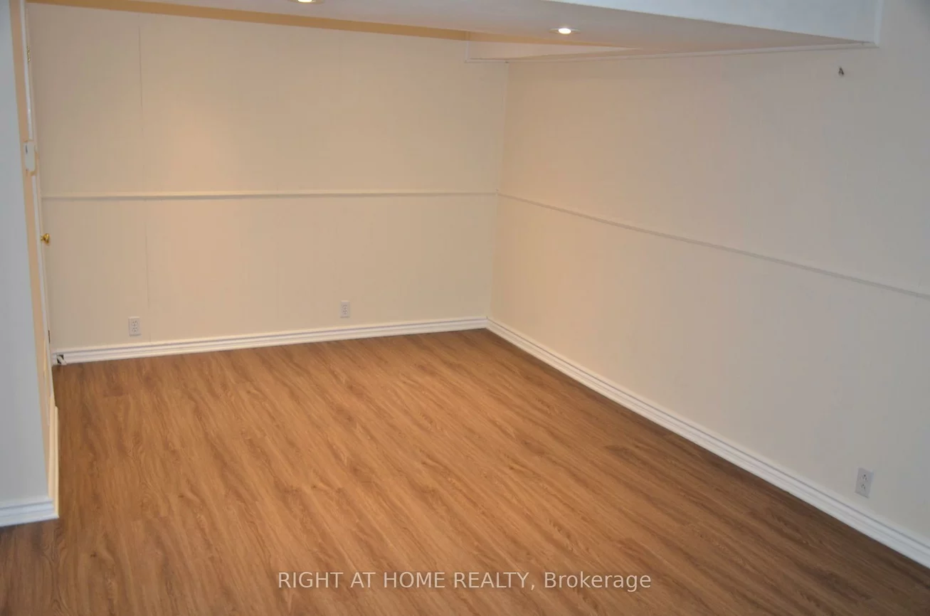 61, Don Head Village, North Richvale, Richmond Hill