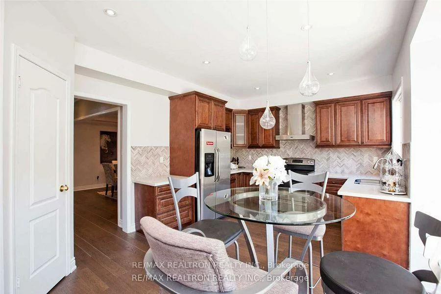 56, Redstone, Rouge Woods, Richmond Hill