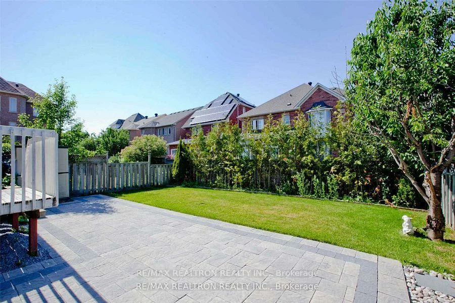 56, Redstone, Rouge Woods, Richmond Hill