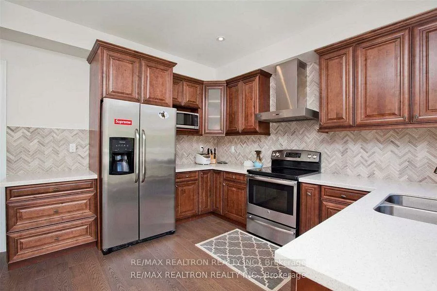 56, Redstone, Rouge Woods, Richmond Hill
