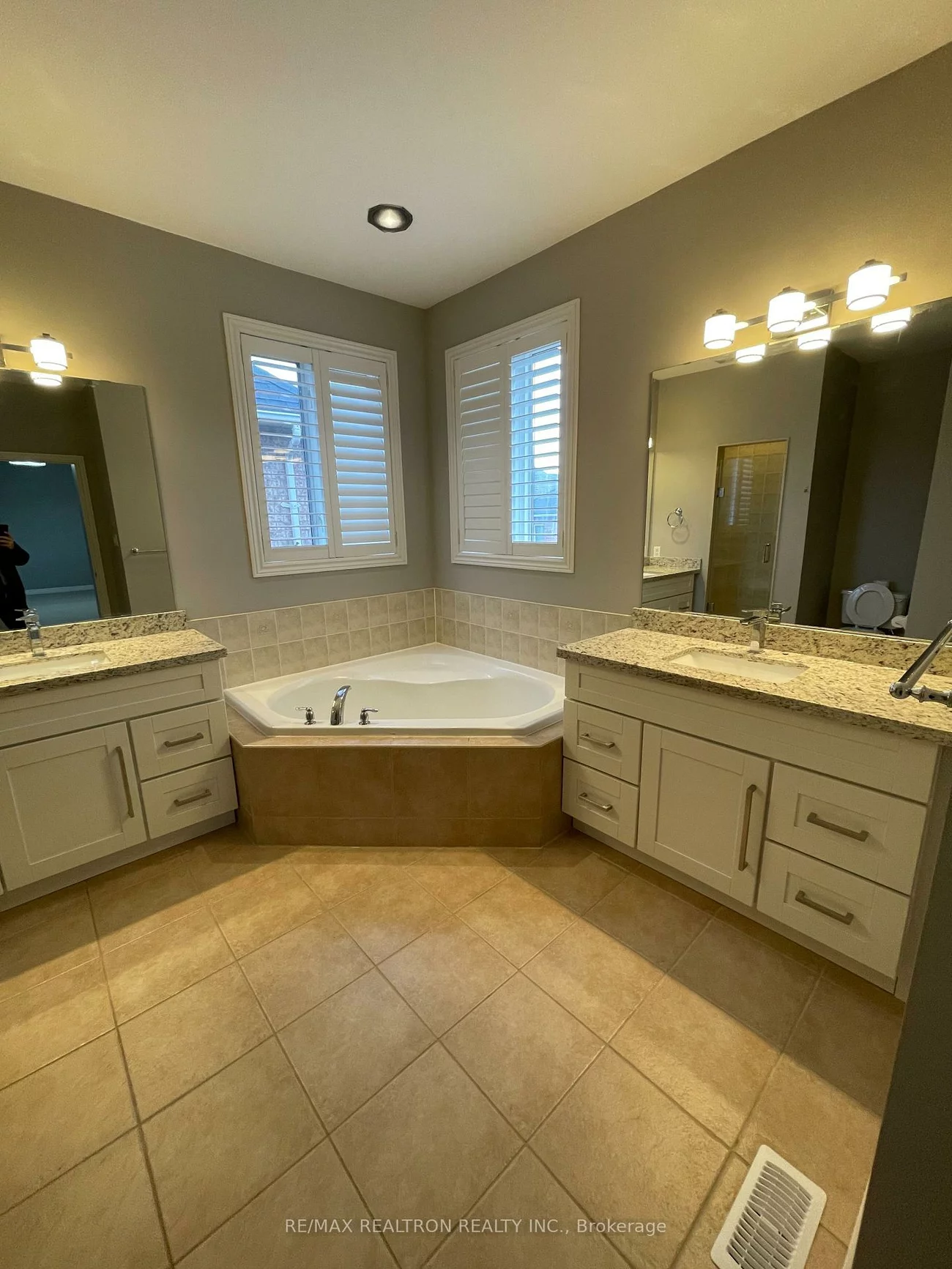 7, Eber, Oak Ridges, Richmond Hill