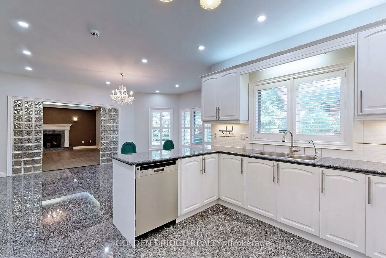 57, Cassandra, Bayview Hill, Richmond Hill