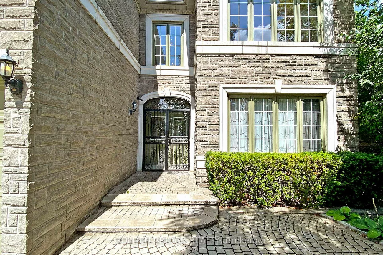 57, Cassandra, Bayview Hill, Richmond Hill
