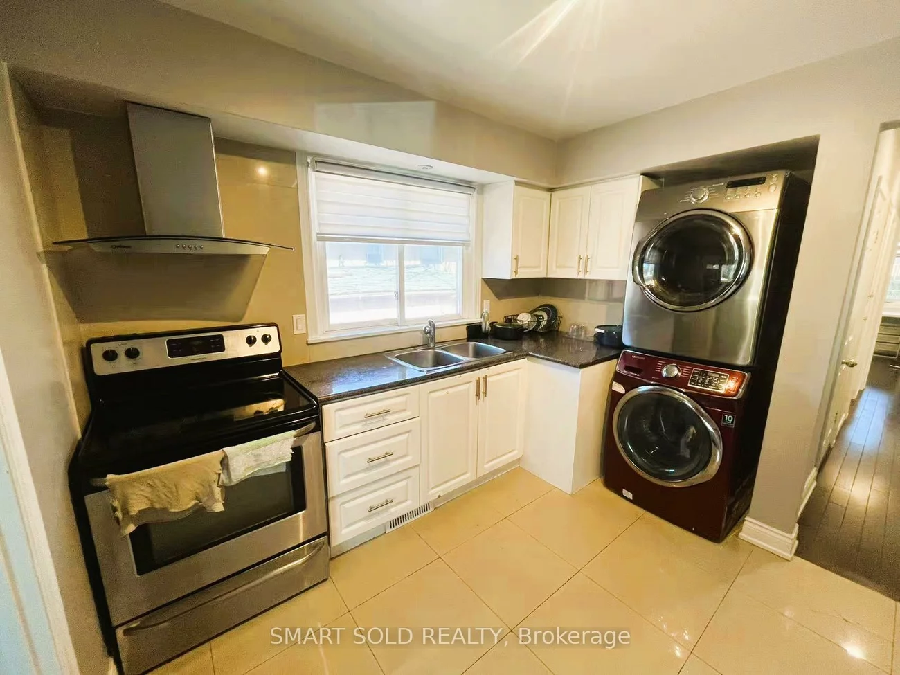7, Sussex, Crosby, Richmond Hill