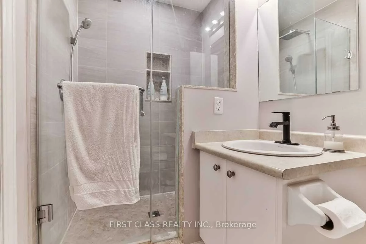 7, Almejo, Rouge Woods, Richmond Hill