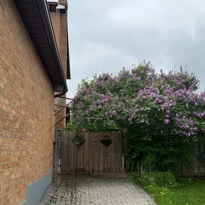 10, Pagehurst, Harding, Richmond Hill
