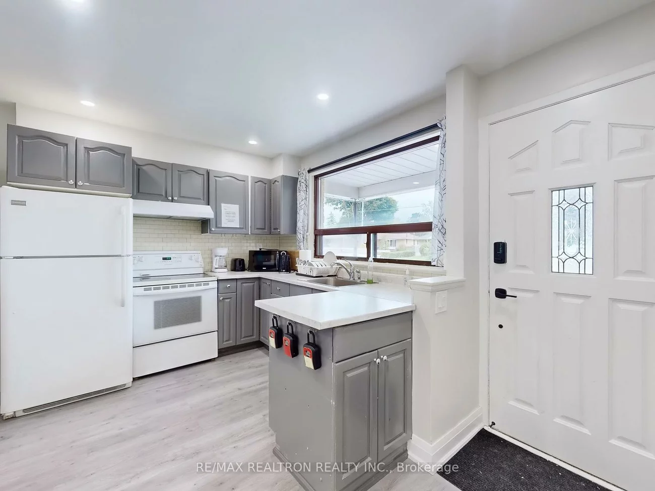 418, Marybay, Crosby, Richmond Hill