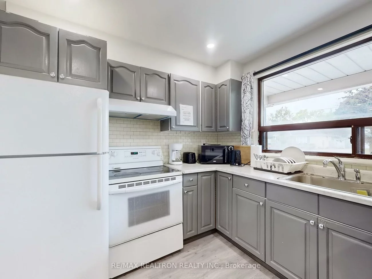 418, Marybay, Crosby, Richmond Hill