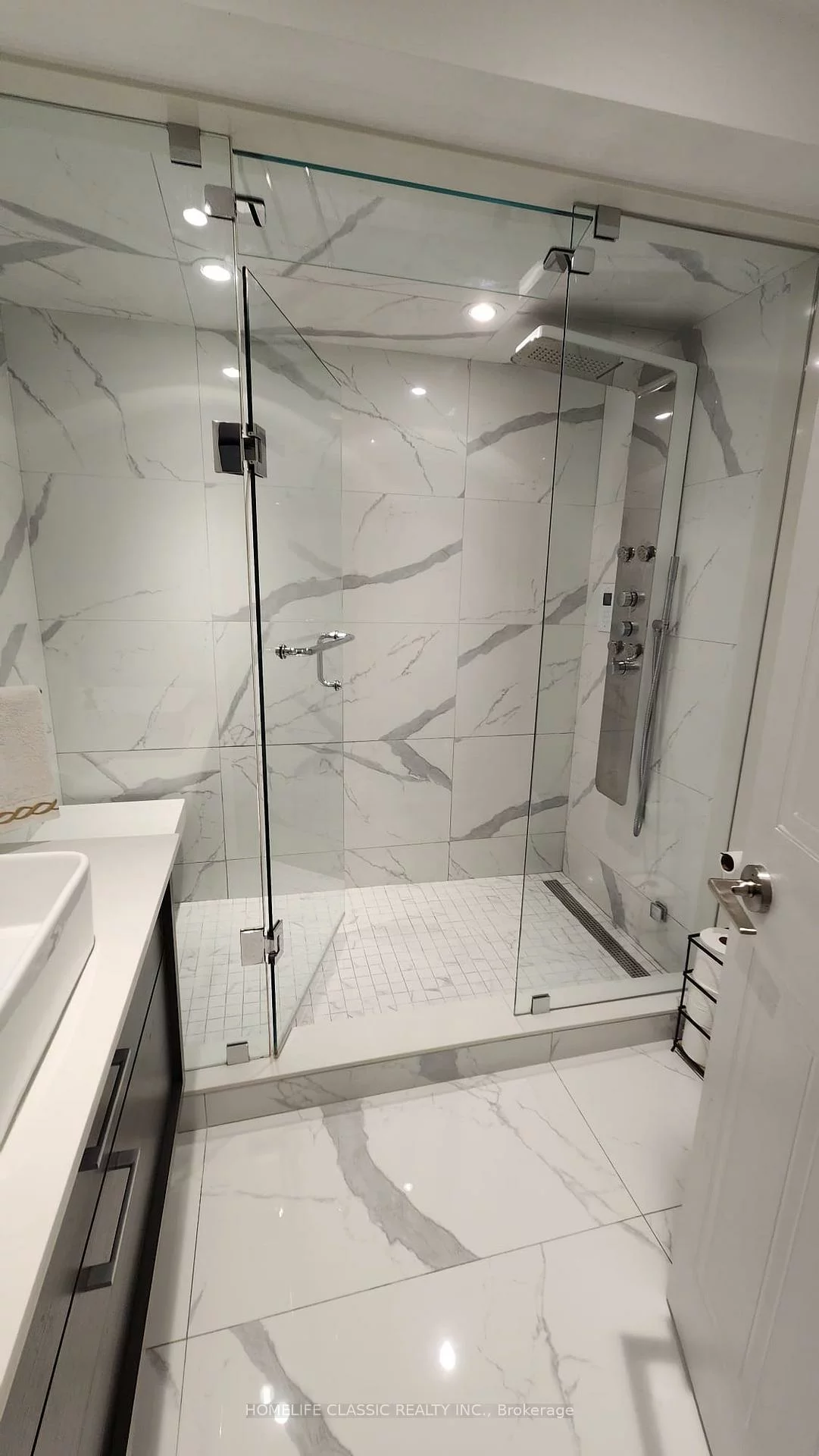 27, Catalina, Rouge Woods, Richmond Hill
