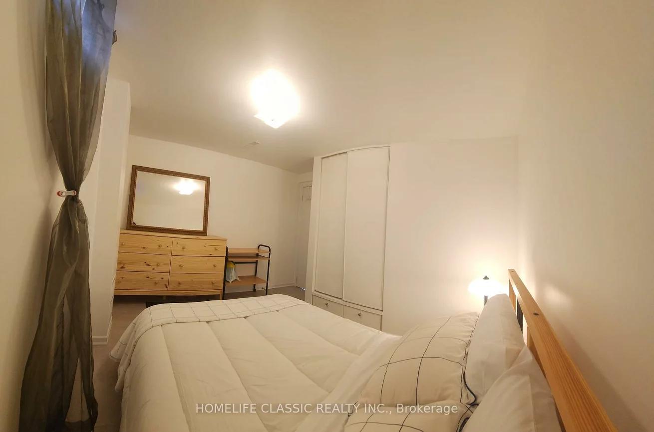 27, Catalina, Rouge Woods, Richmond Hill