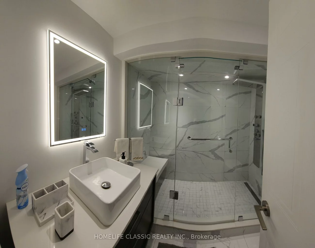 27, Catalina, Rouge Woods, Richmond Hill