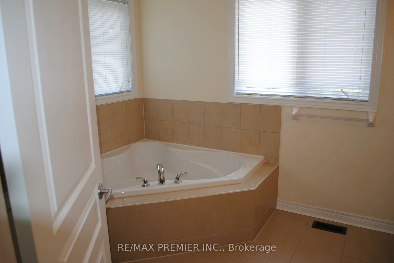 1, Poulias, Oak Ridges, Richmond Hill
