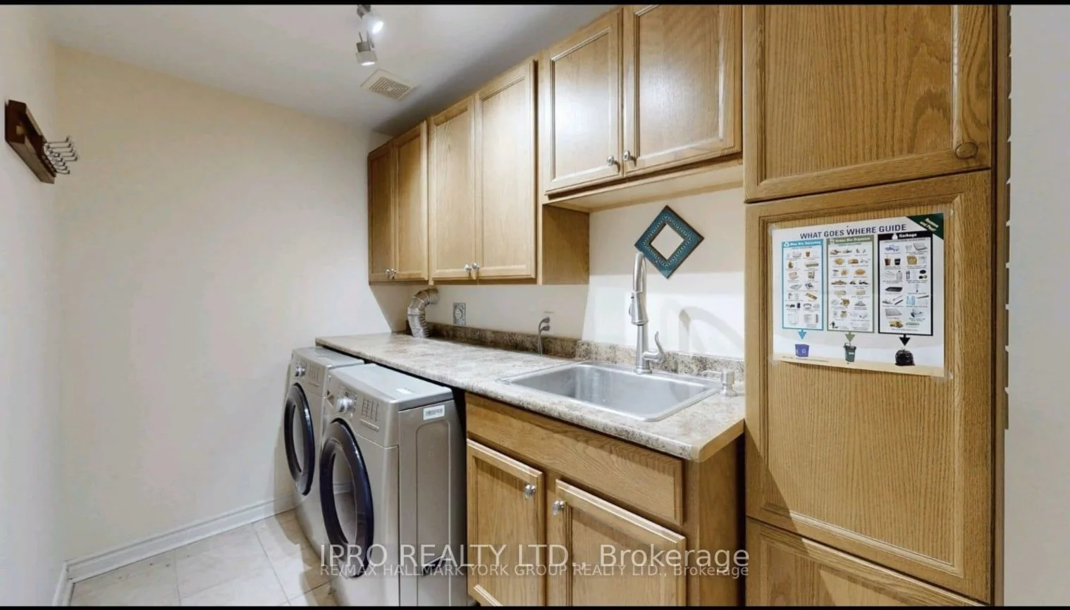 61, Raintree, Oak Ridges, Richmond Hill