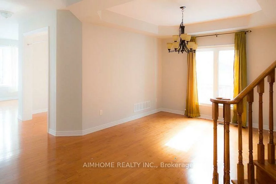 32, Alpaca, Jefferson, Richmond Hill