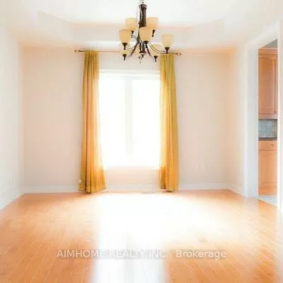 32, Alpaca, Jefferson, Richmond Hill