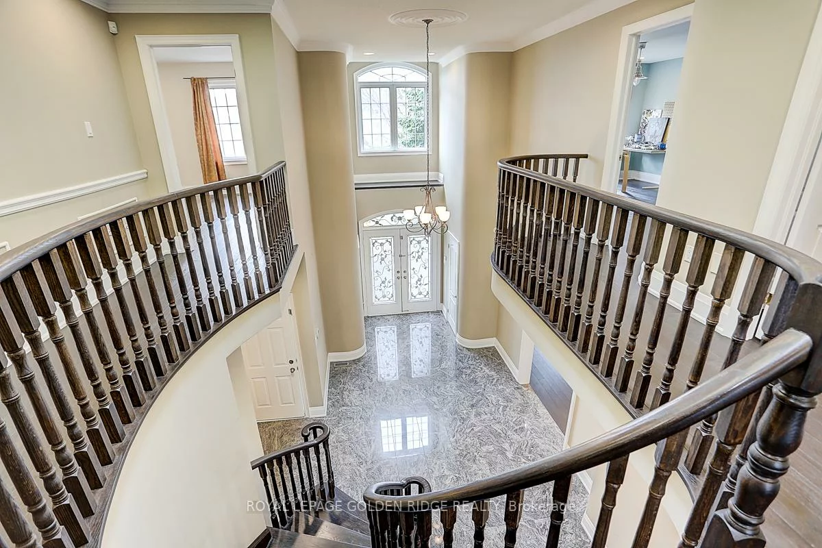 11, Hillsborough, Bayview Hill, Richmond Hill