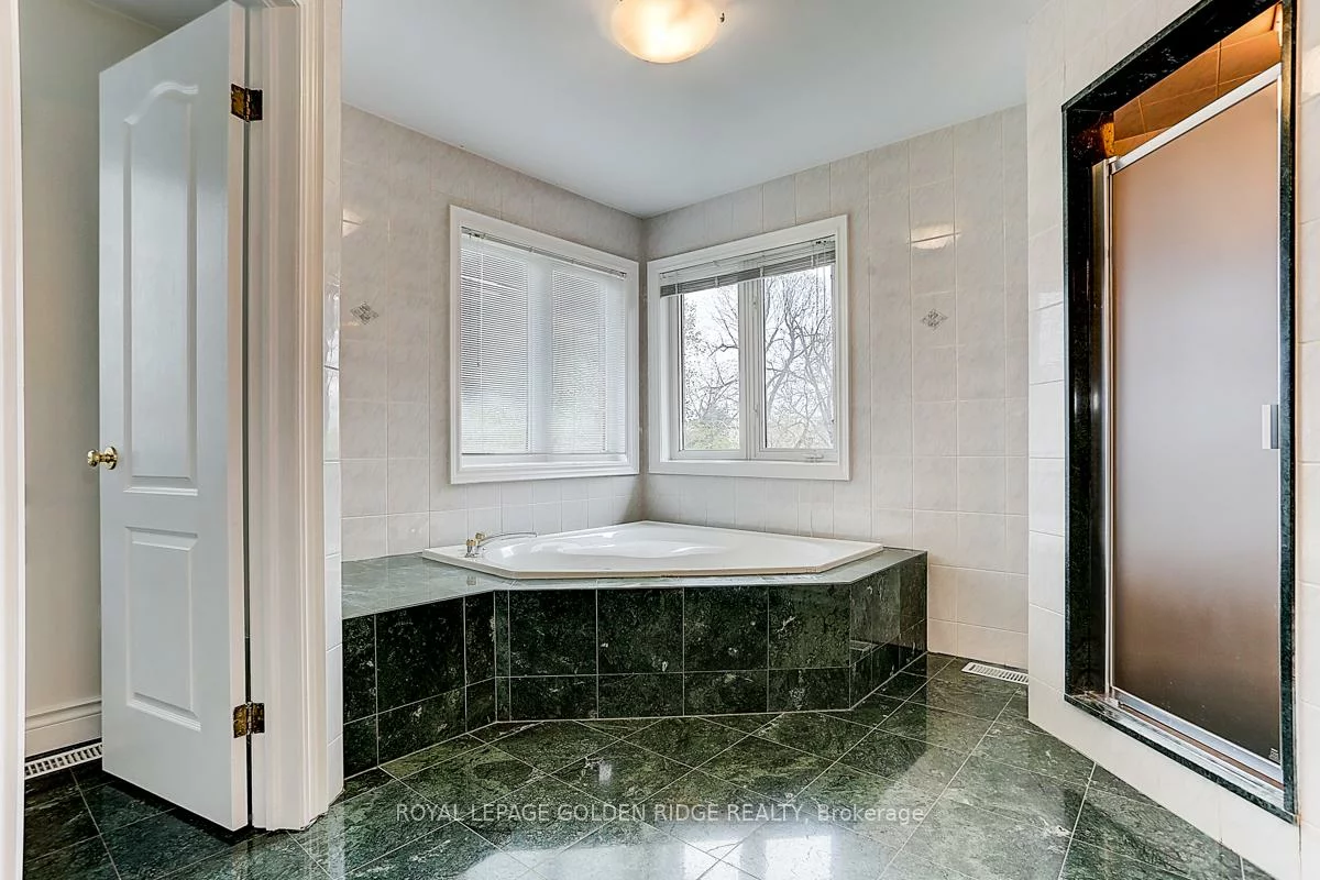 11, Hillsborough, Bayview Hill, Richmond Hill