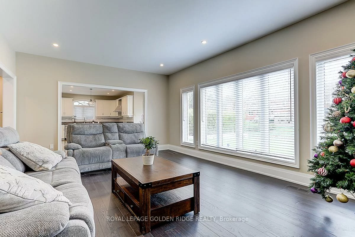 11, Hillsborough, Bayview Hill, Richmond Hill