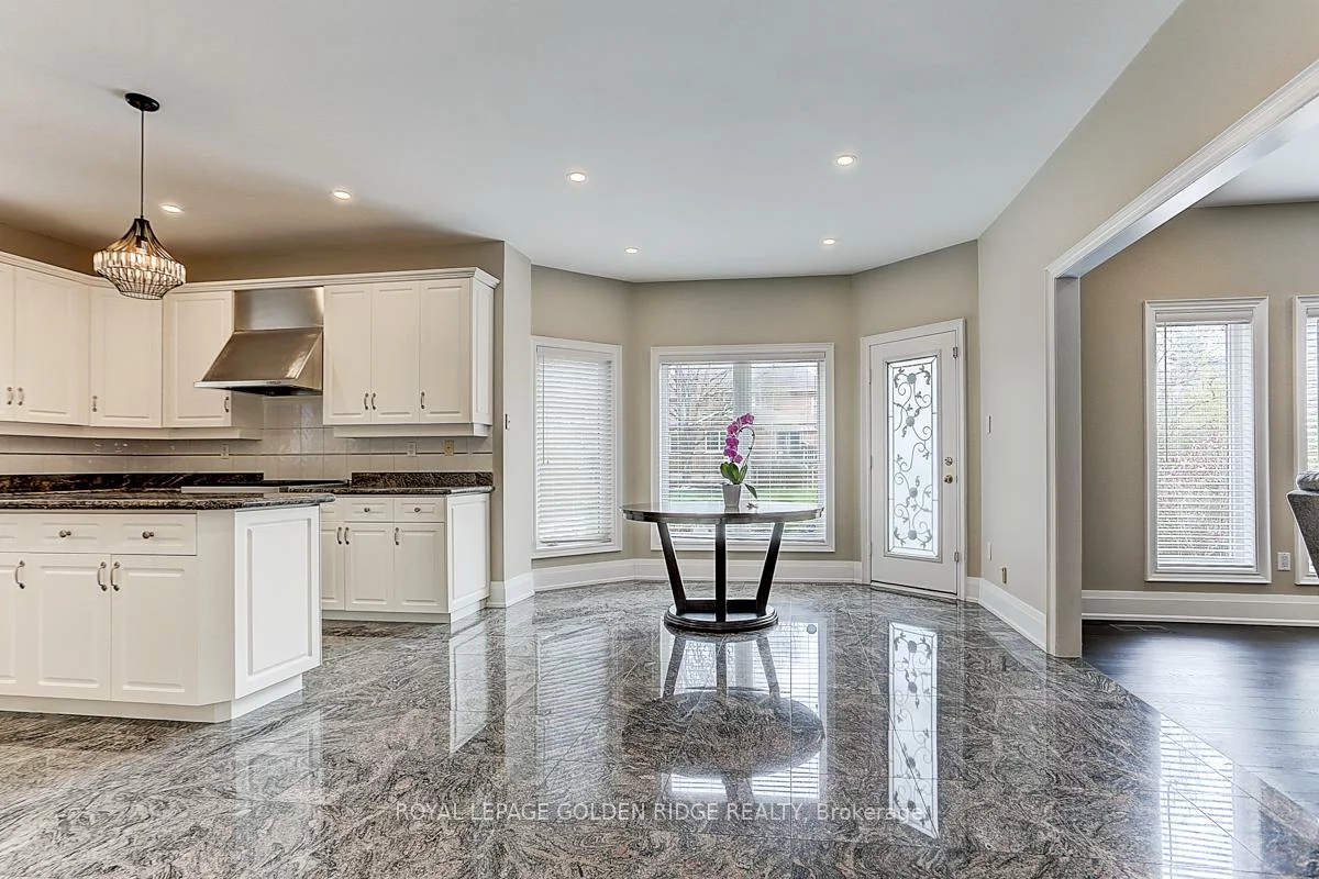 11, Hillsborough, Bayview Hill, Richmond Hill
