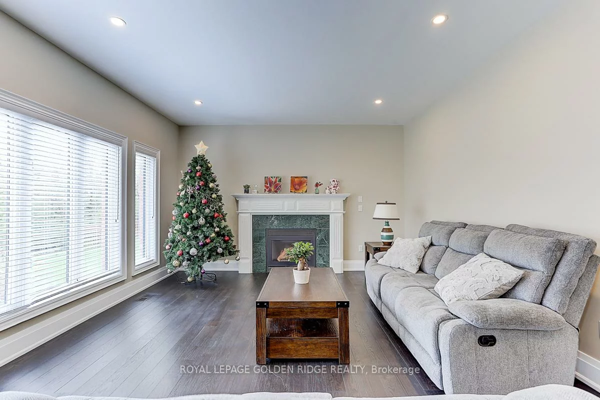11, Hillsborough, Bayview Hill, Richmond Hill
