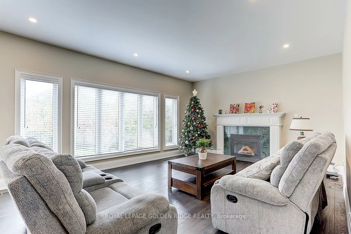 11, Hillsborough, Bayview Hill, Richmond Hill