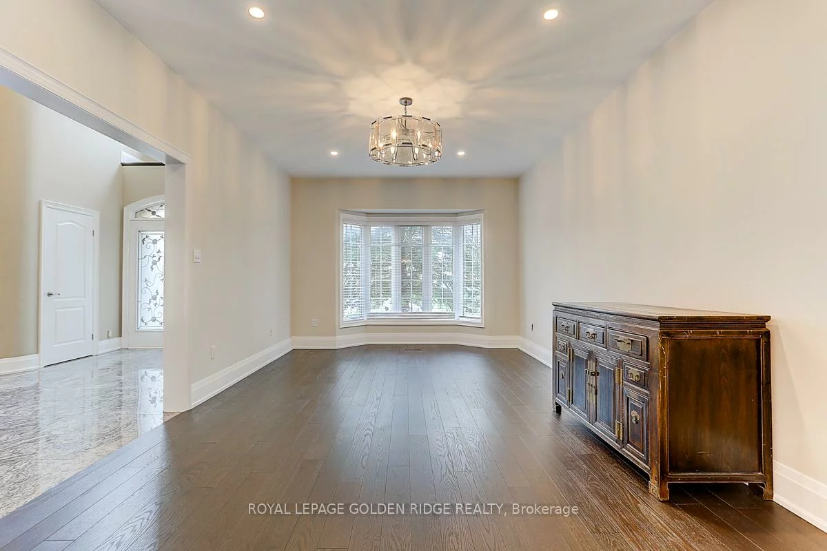 11, Hillsborough, Bayview Hill, Richmond Hill
