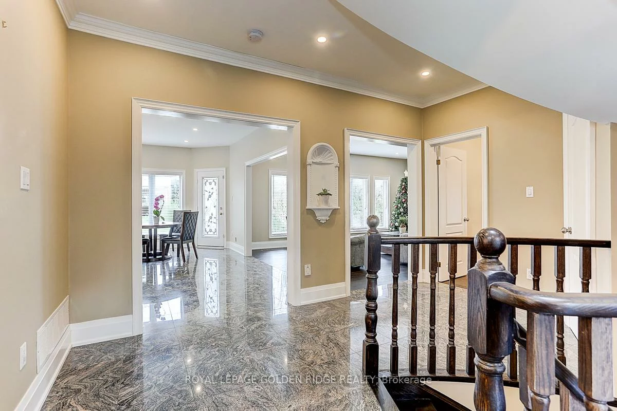 11, Hillsborough, Bayview Hill, Richmond Hill