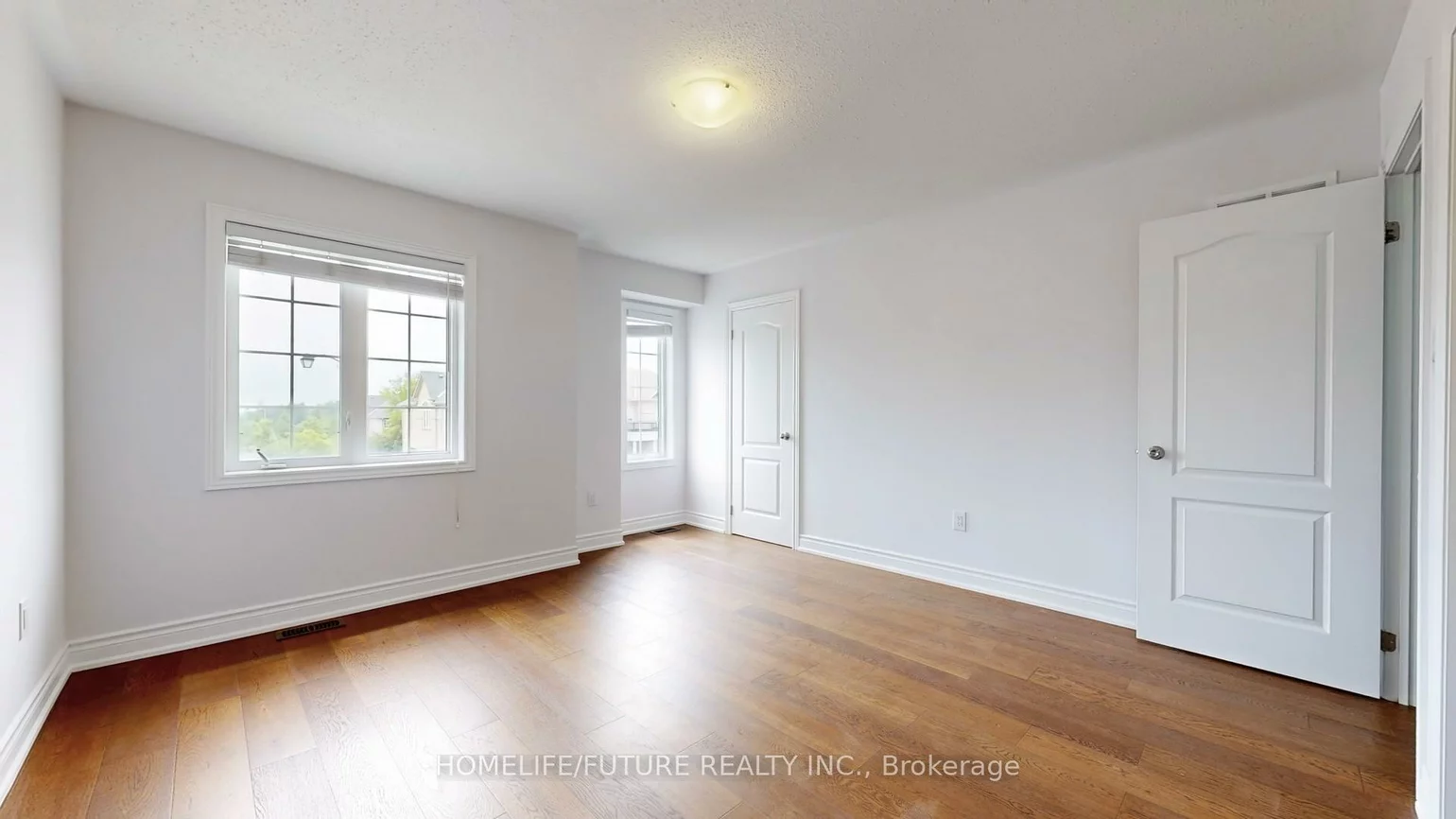 24, Riding Mountain, Jefferson, Richmond Hill