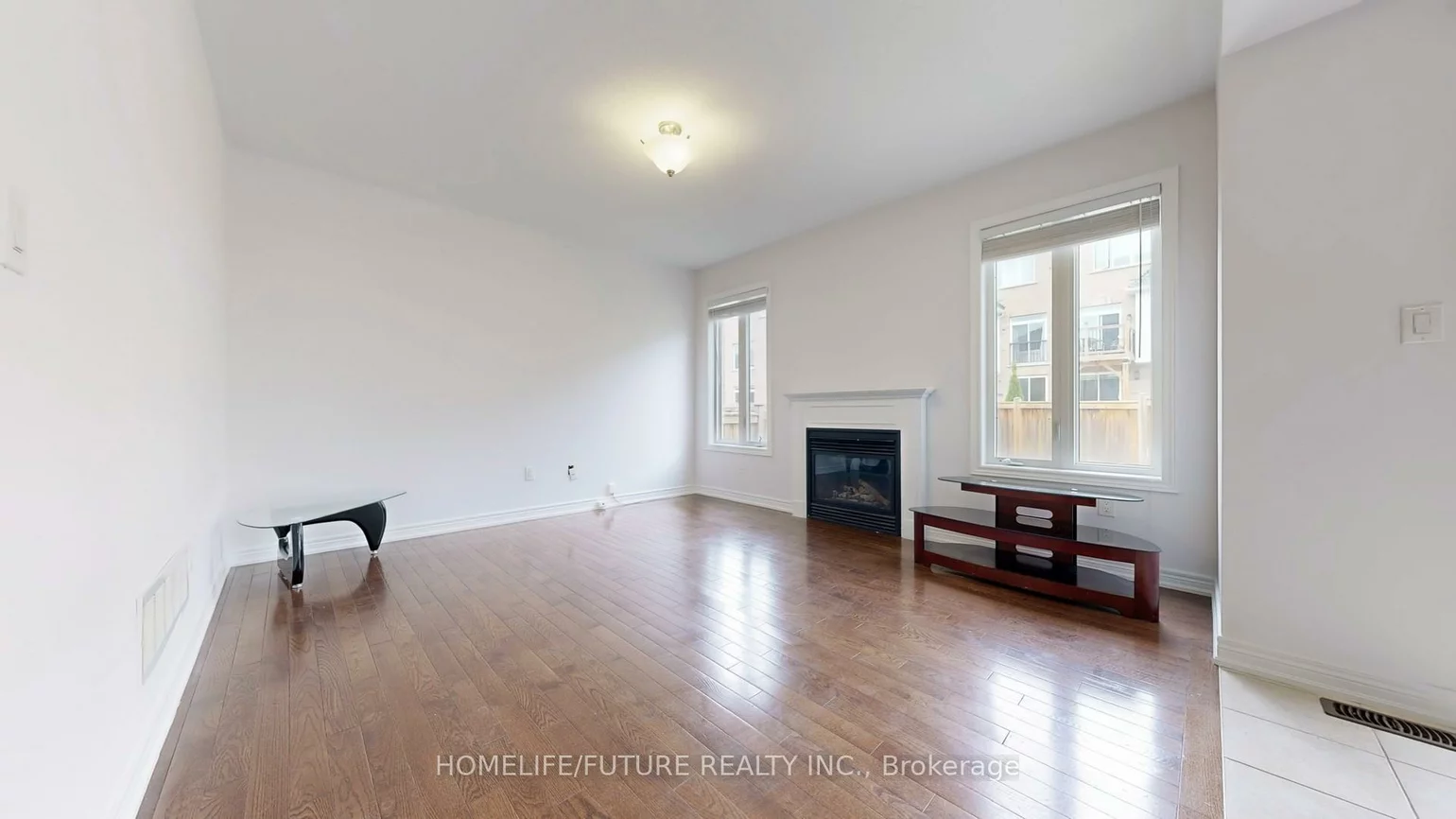 24, Riding Mountain, Jefferson, Richmond Hill