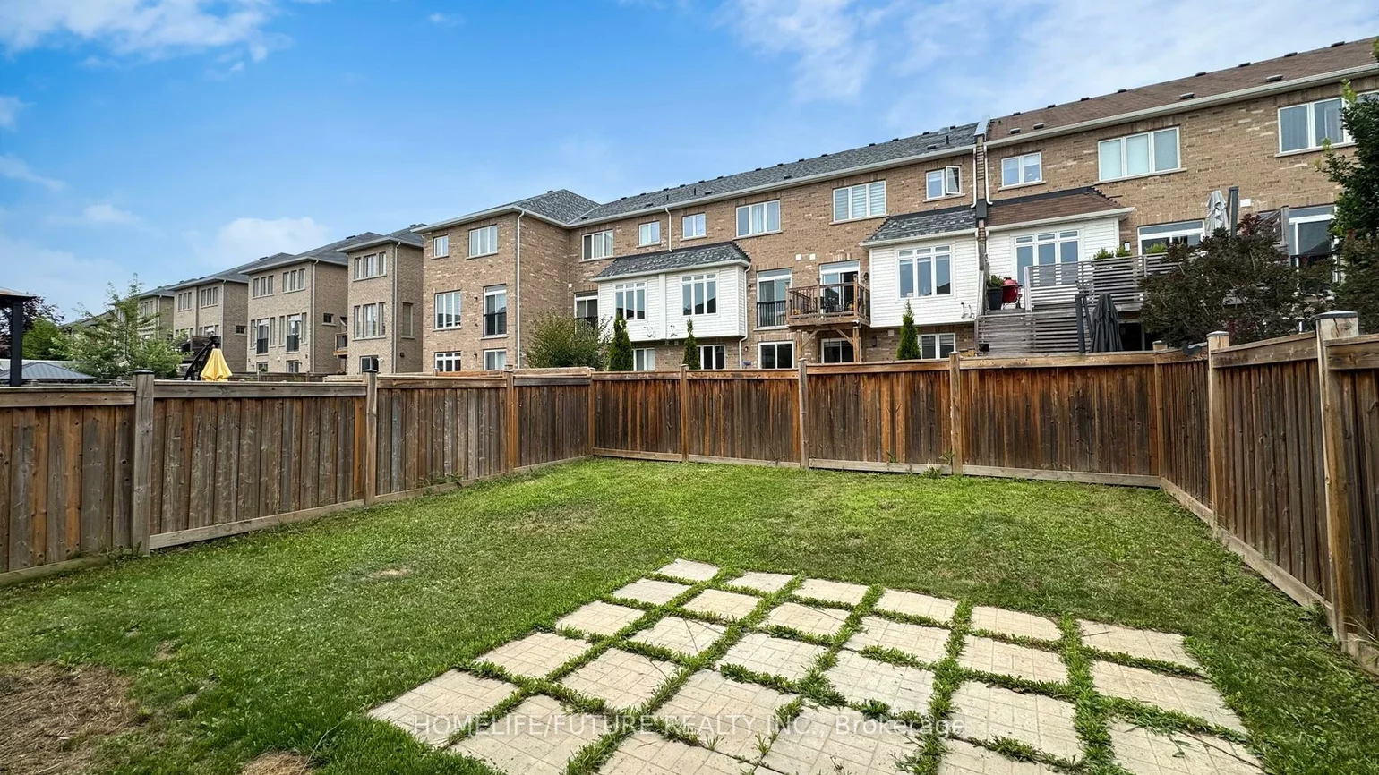 24, Riding Mountain, Jefferson, Richmond Hill