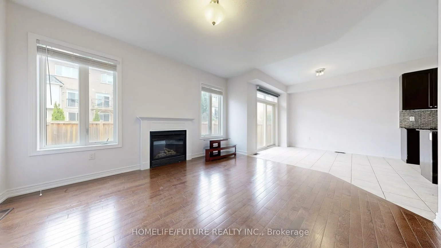 24, Riding Mountain, Jefferson, Richmond Hill