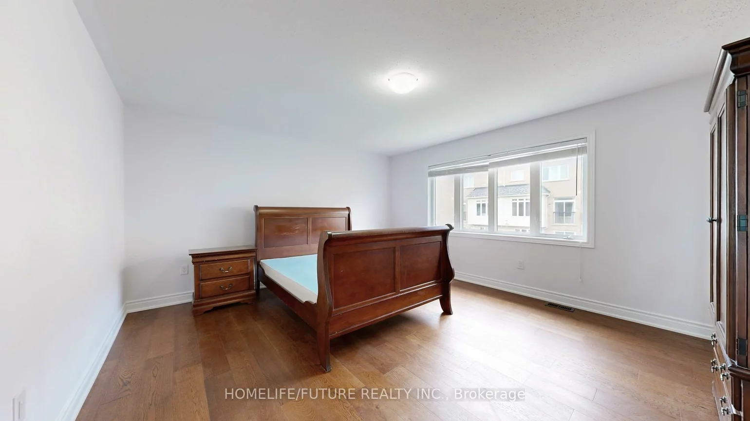 24, Riding Mountain, Jefferson, Richmond Hill