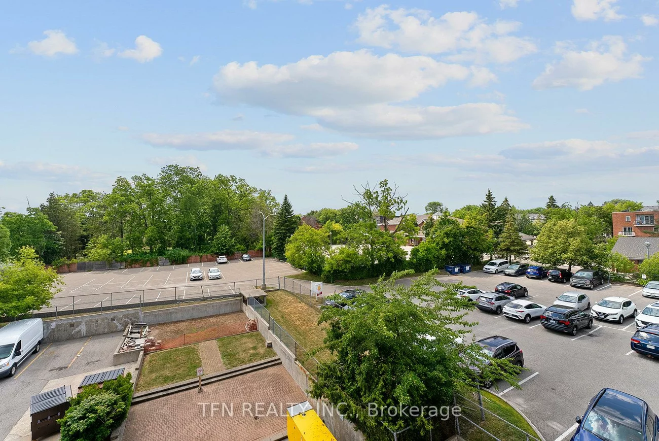 10330, Yonge, Mill Pond, Richmond Hill
