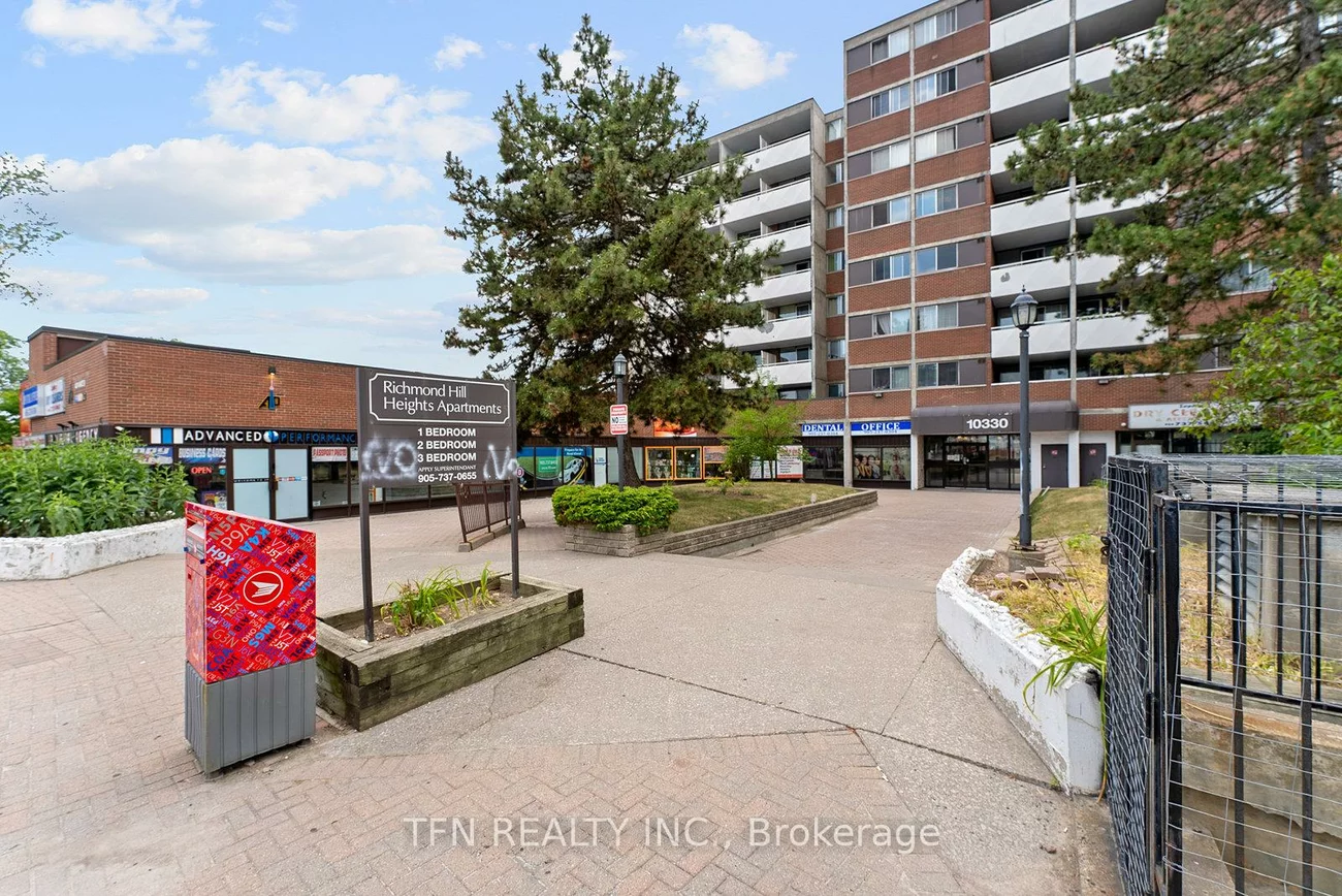 10330, Yonge, Mill Pond, Richmond Hill
