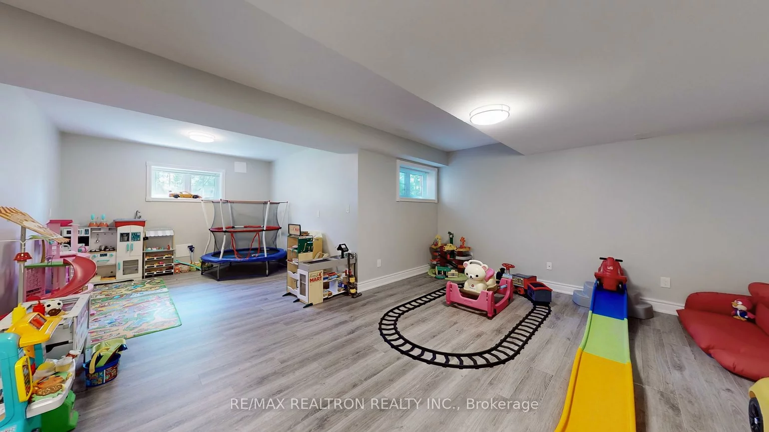 33, Oatlands, Mill Pond, Richmond Hill