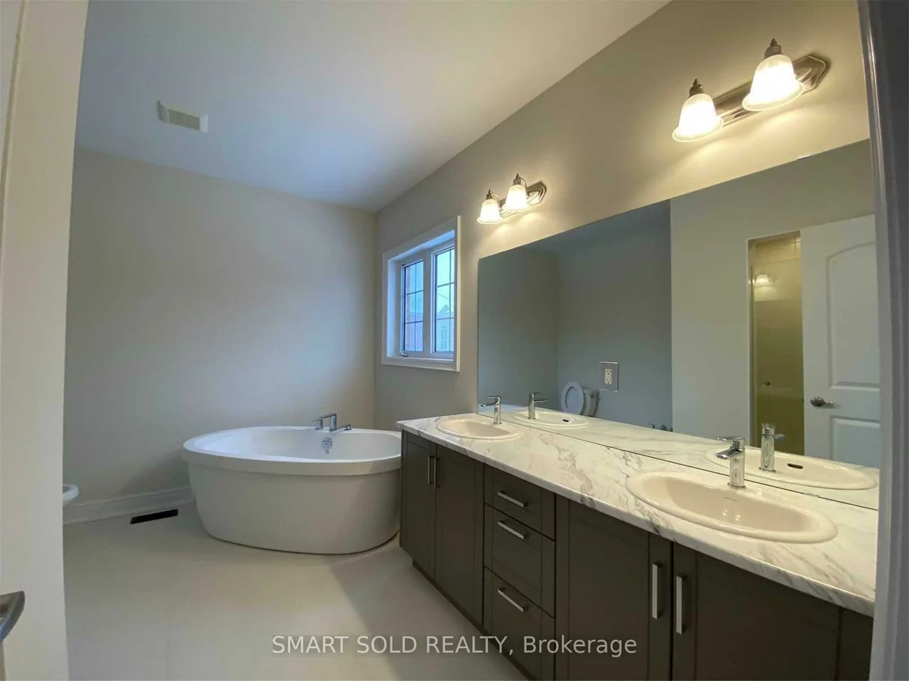 30, Menotti, Oak Ridges, Richmond Hill
